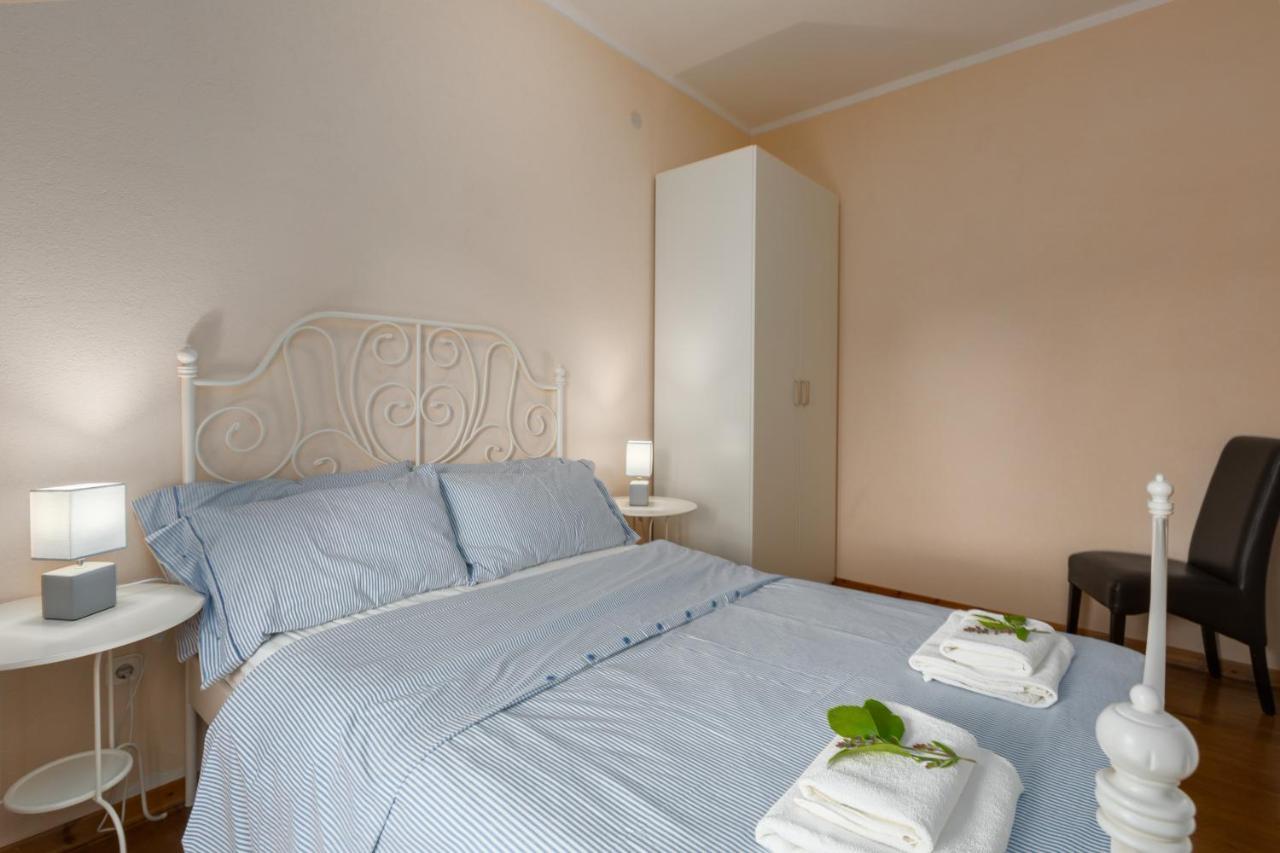 Apartments Zomzi Πόρετς Εξωτερικό φωτογραφία