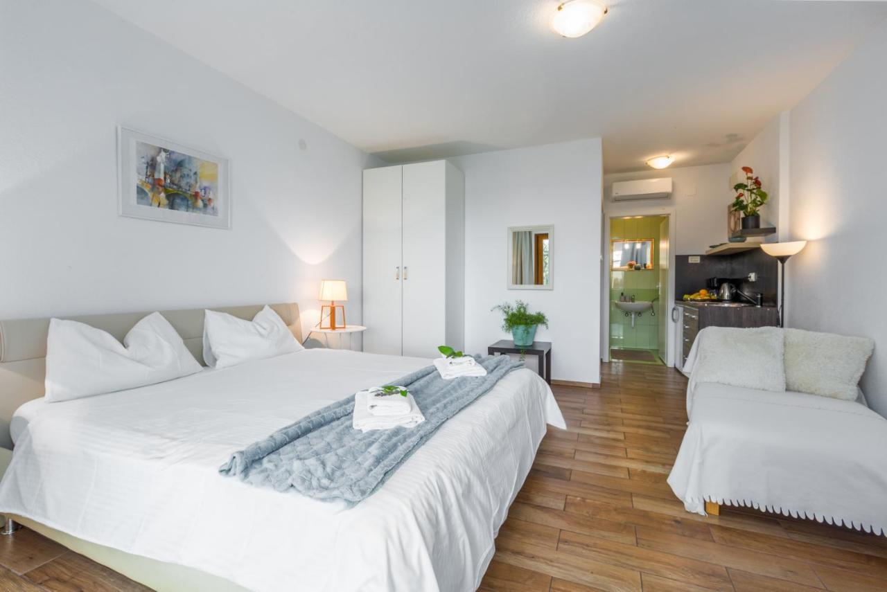 Apartments Zomzi Πόρετς Εξωτερικό φωτογραφία