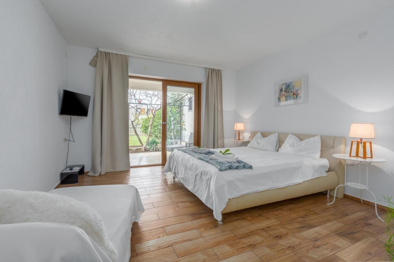 Apartments Zomzi Πόρετς Εξωτερικό φωτογραφία