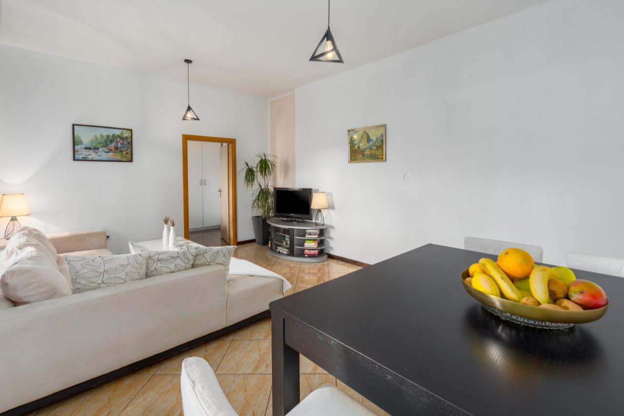 Apartments Zomzi Πόρετς Εξωτερικό φωτογραφία