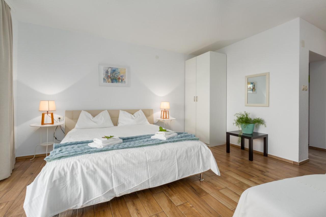 Apartments Zomzi Πόρετς Εξωτερικό φωτογραφία