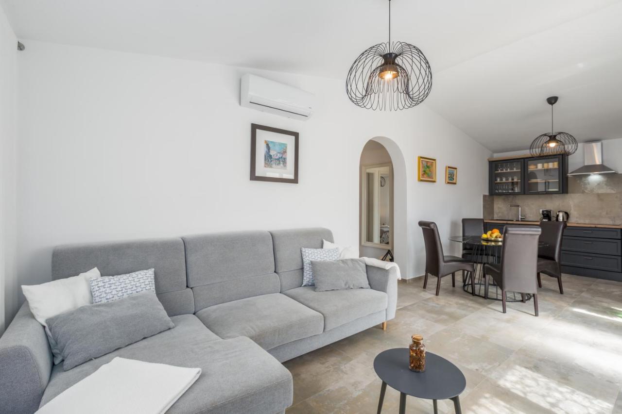 Apartments Zomzi Πόρετς Εξωτερικό φωτογραφία