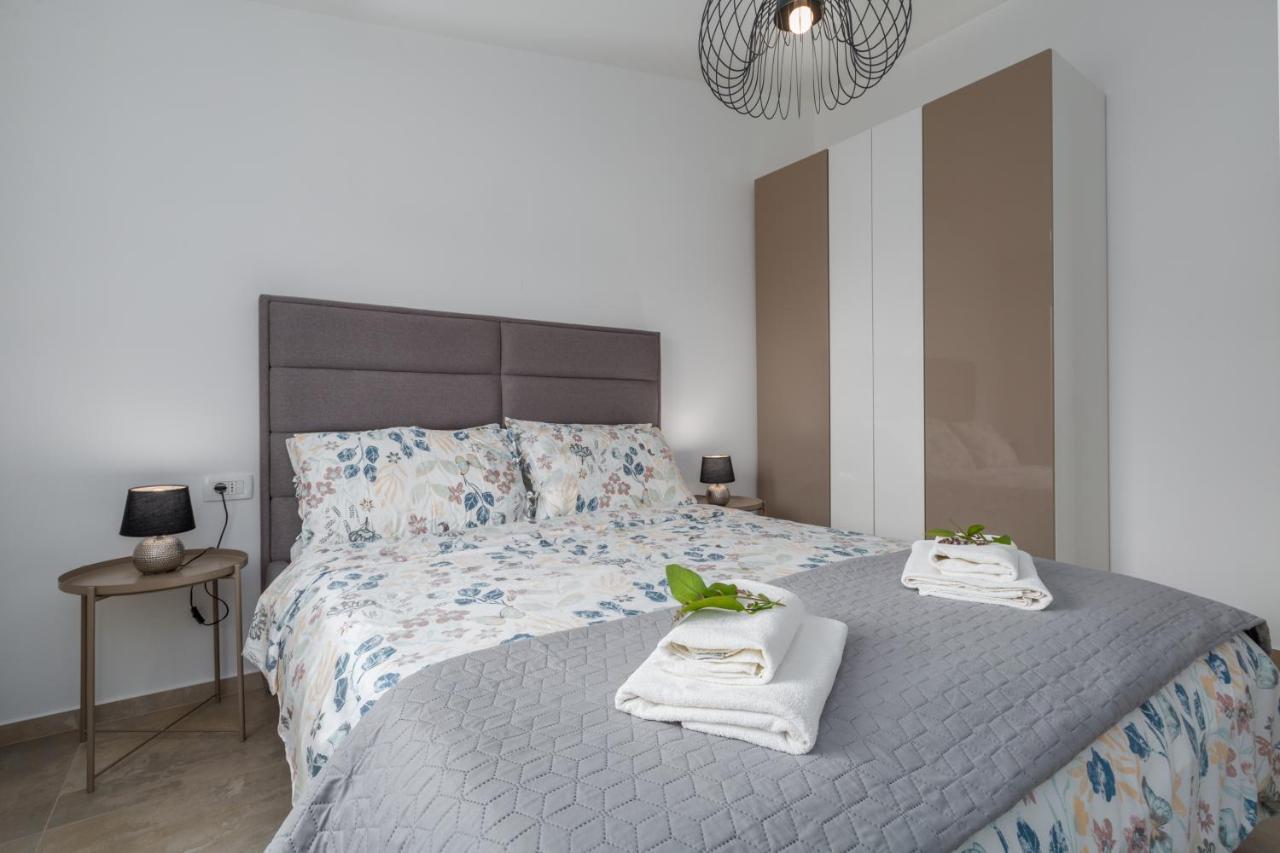 Apartments Zomzi Πόρετς Εξωτερικό φωτογραφία