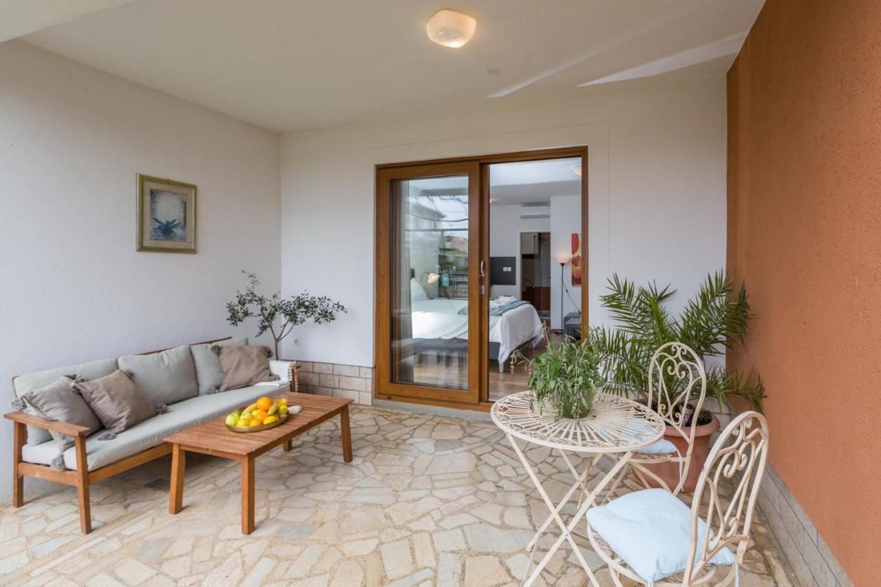 Apartments Zomzi Πόρετς Εξωτερικό φωτογραφία