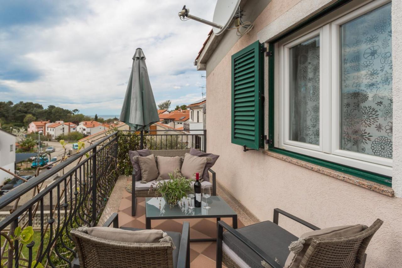 Apartments Zomzi Πόρετς Εξωτερικό φωτογραφία