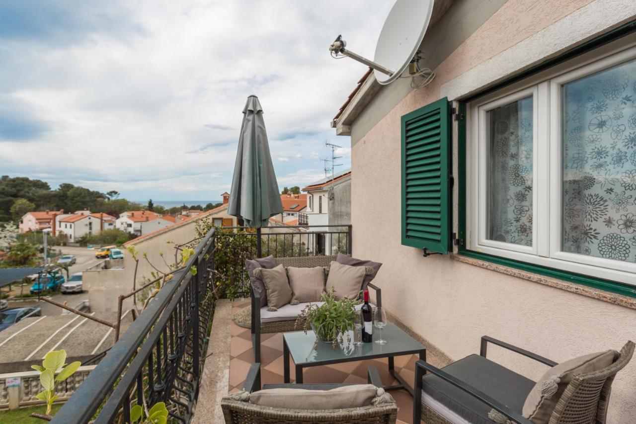Apartments Zomzi Πόρετς Εξωτερικό φωτογραφία
