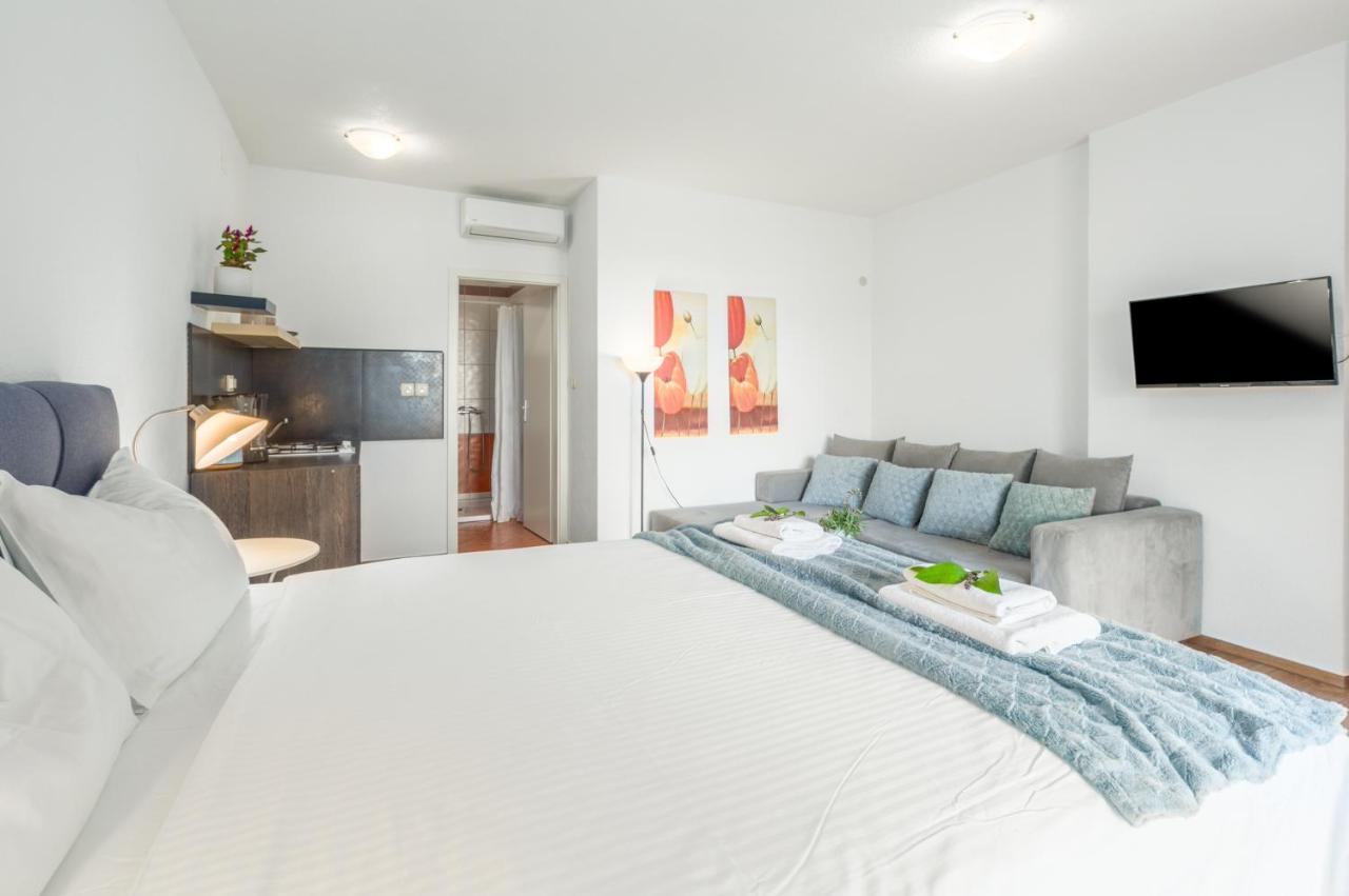Apartments Zomzi Πόρετς Εξωτερικό φωτογραφία
