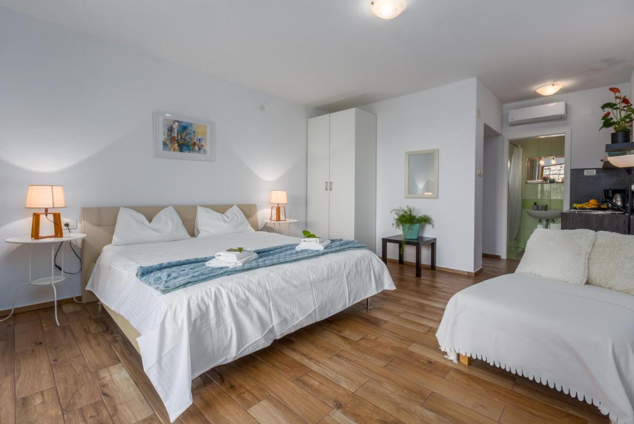 Apartments Zomzi Πόρετς Εξωτερικό φωτογραφία