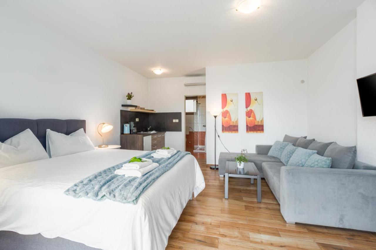 Apartments Zomzi Πόρετς Εξωτερικό φωτογραφία