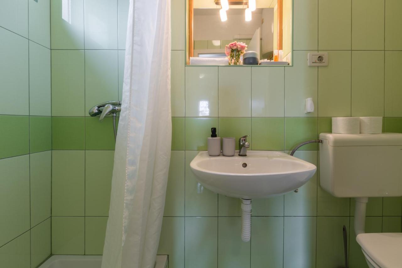 Apartments Zomzi Πόρετς Εξωτερικό φωτογραφία