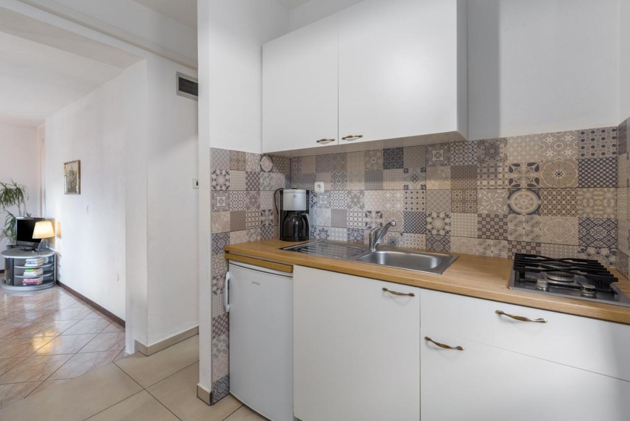 Apartments Zomzi Πόρετς Εξωτερικό φωτογραφία