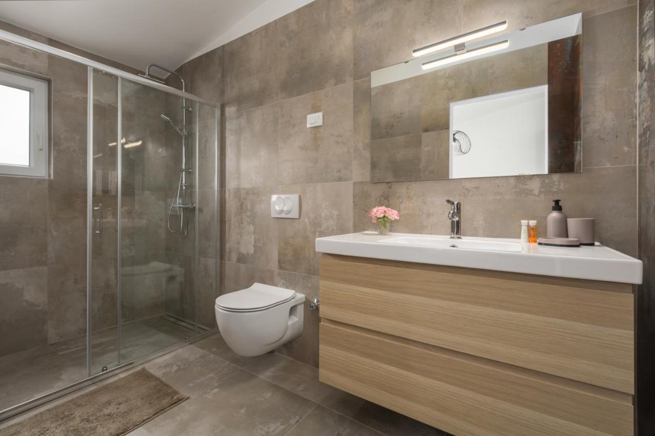 Apartments Zomzi Πόρετς Εξωτερικό φωτογραφία