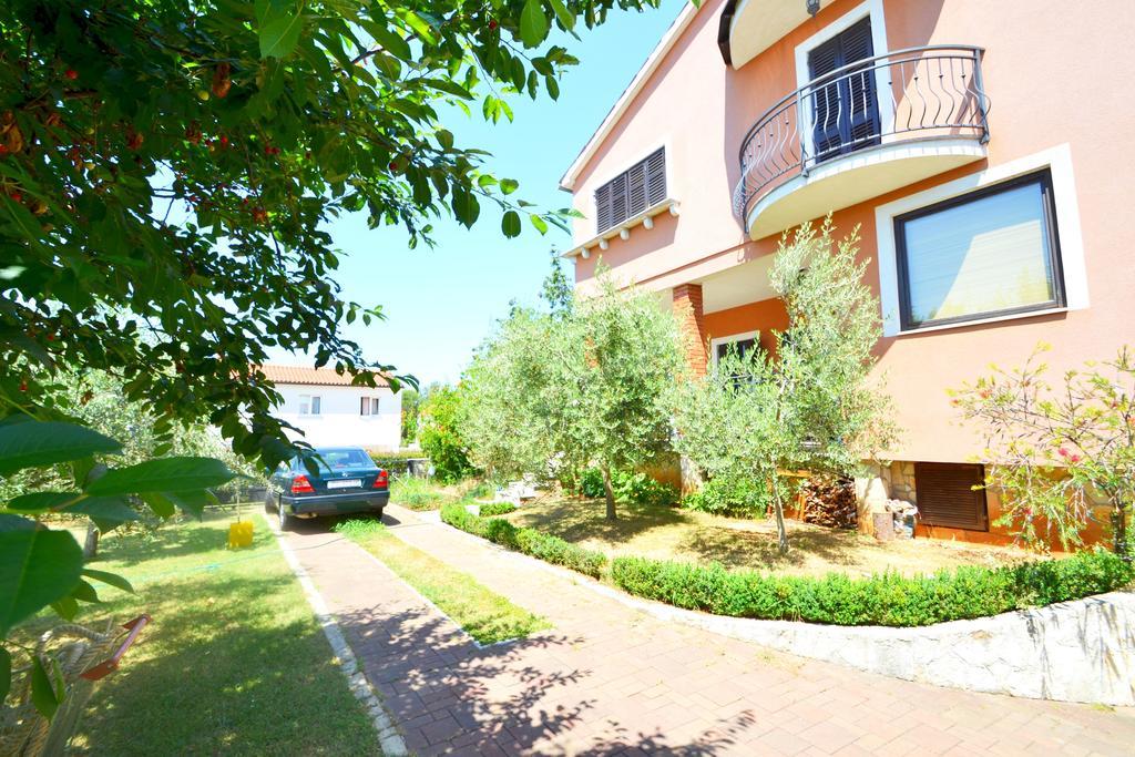 Apartments Zomzi Πόρετς Εξωτερικό φωτογραφία