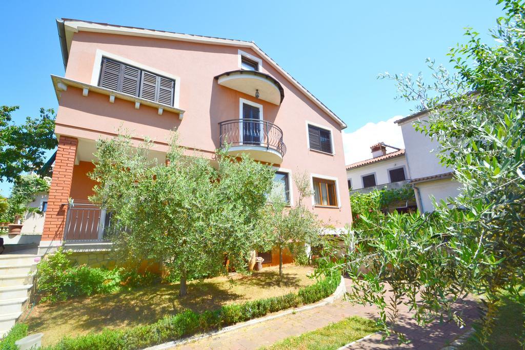 Apartments Zomzi Πόρετς Εξωτερικό φωτογραφία