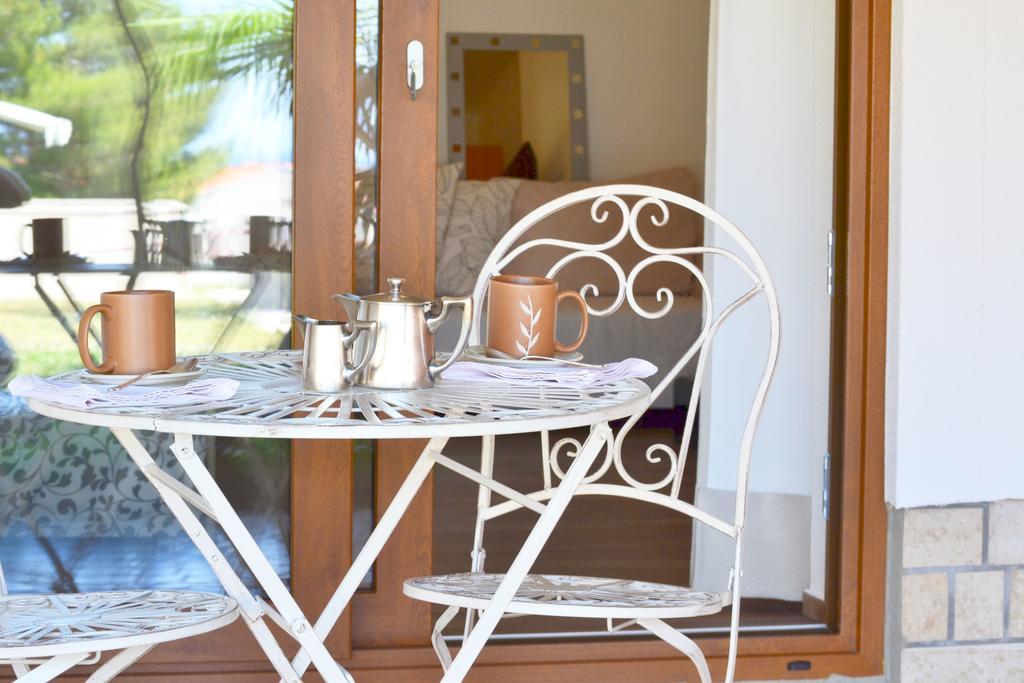 Apartments Zomzi Πόρετς Εξωτερικό φωτογραφία